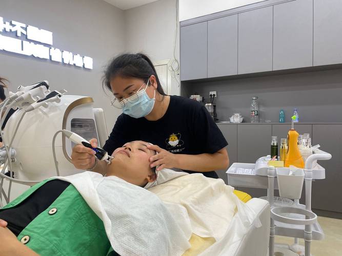 2024年6月美容院化妆护肤全过程视频,美容院化妆一般多少钱
